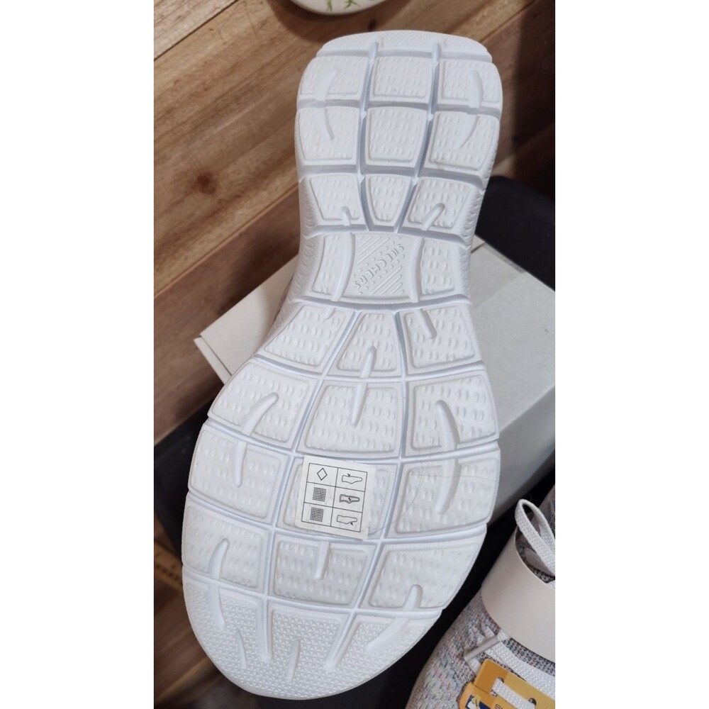Women's Skechers Slip-ins: Summits - Mystic Glow in White Size 8.5 - Picture 6 of 6